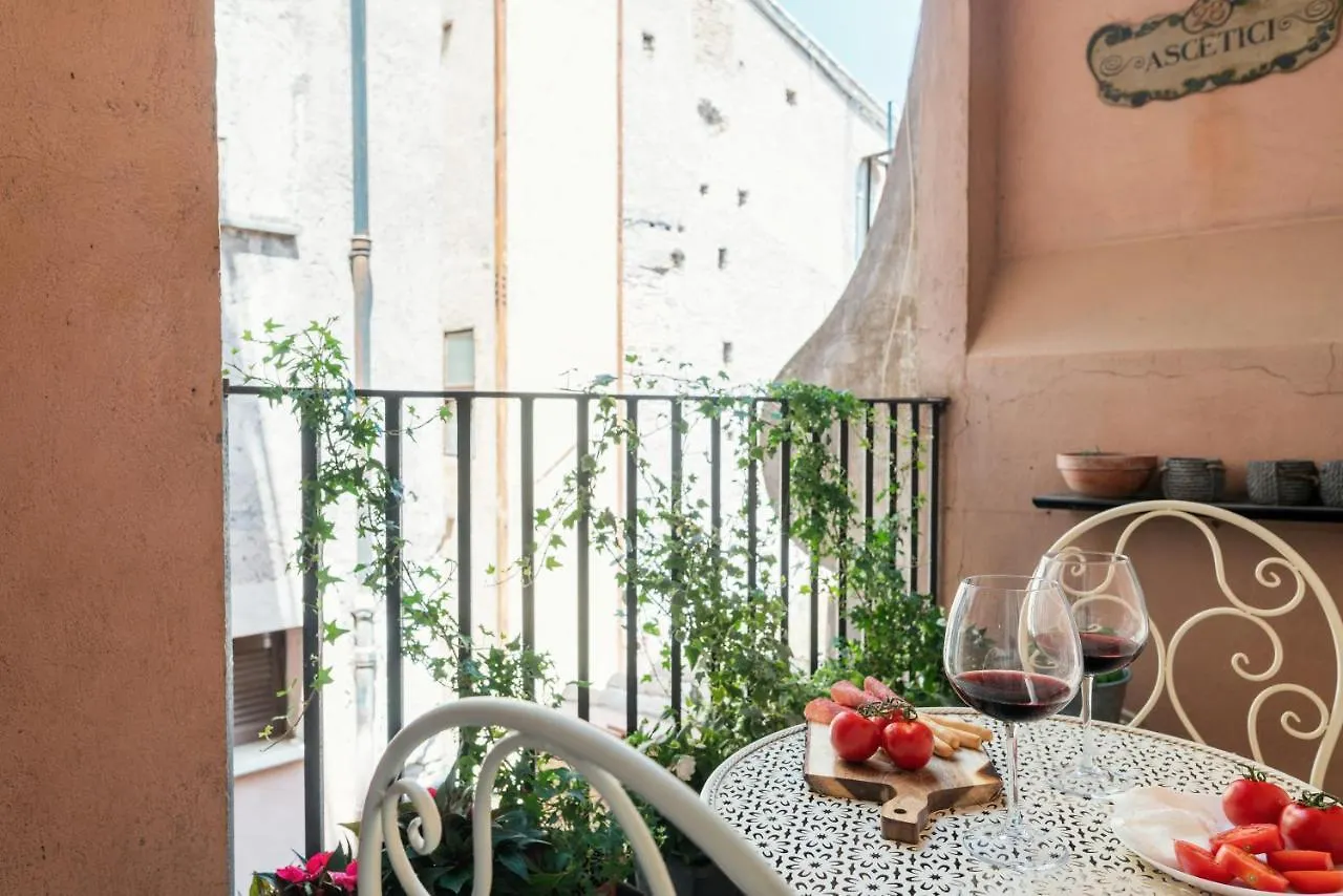 Apartment Domus Quiritum Charming, Appartamento D'Epoca A Campo De' Fiori Rome
