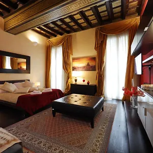 Apartment Nsm 71viadelcorso Con Terrazzo, Rome
